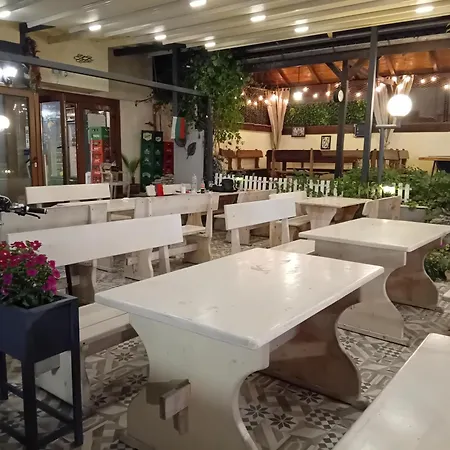 Oasis Pensionat 2*