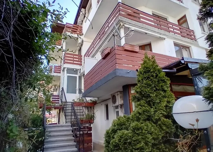 Oasis Guest house 2*