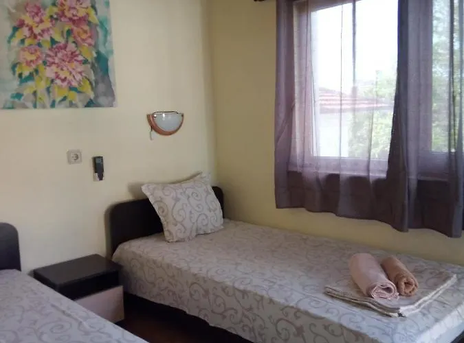 Къща за гости оазис 2*