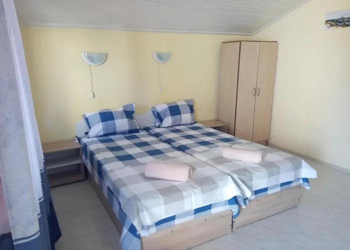 Oasis Guest house 2*